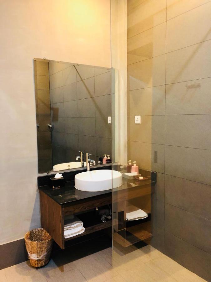 Asiban Quay Boutique Hotel Phnom Penh Esterno foto
