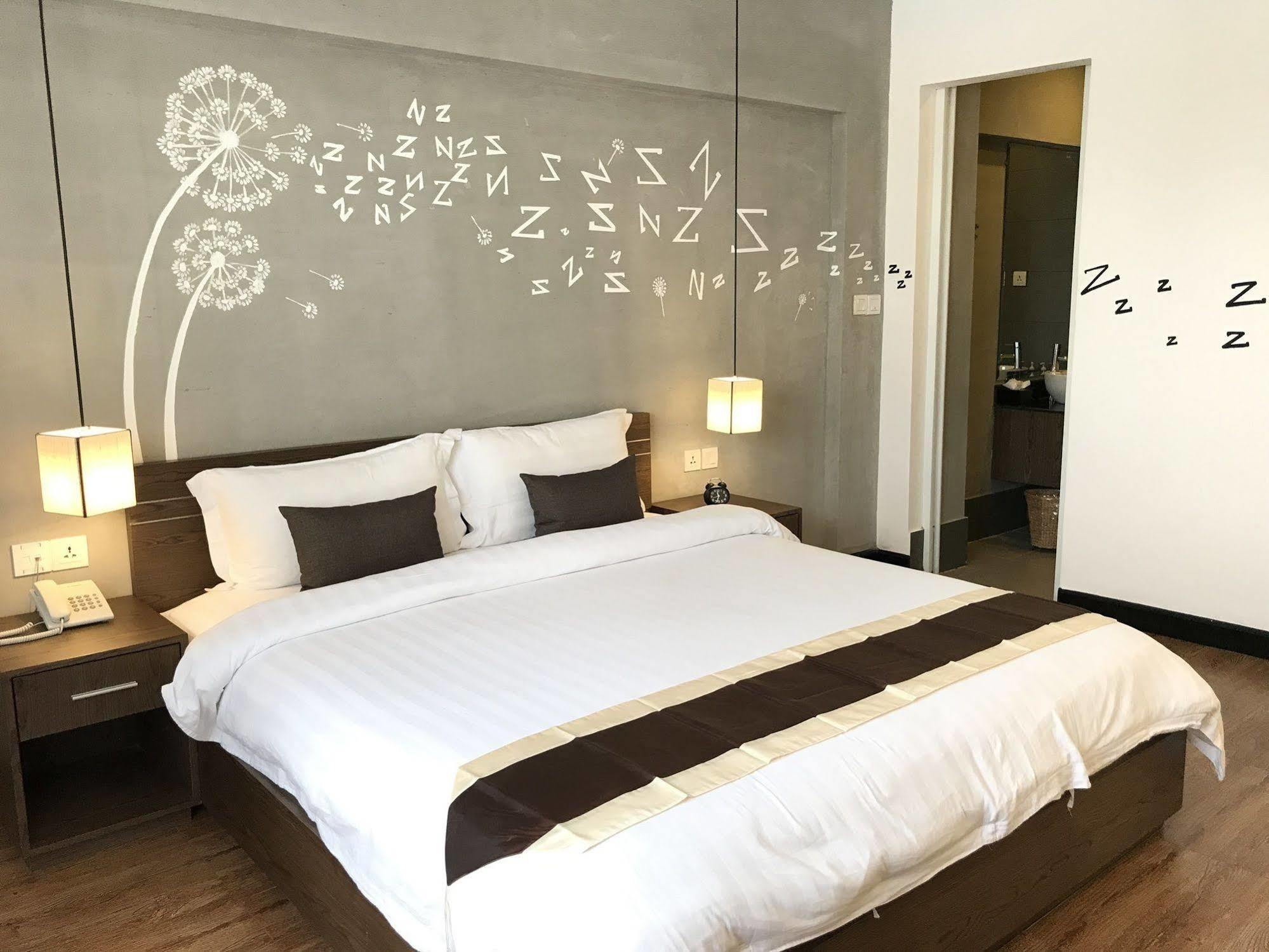 Asiban Quay Boutique Hotel Phnom Penh Esterno foto